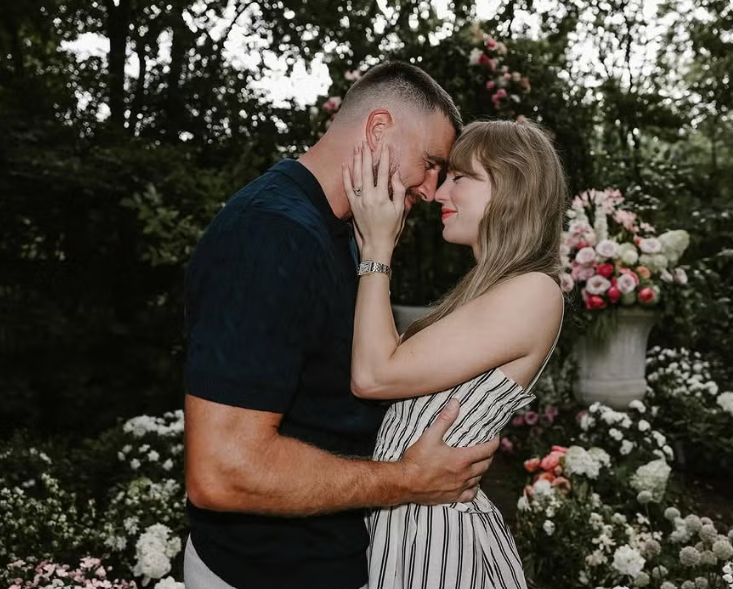Screenshot Instagram Taylor Swift's Engagement Dress